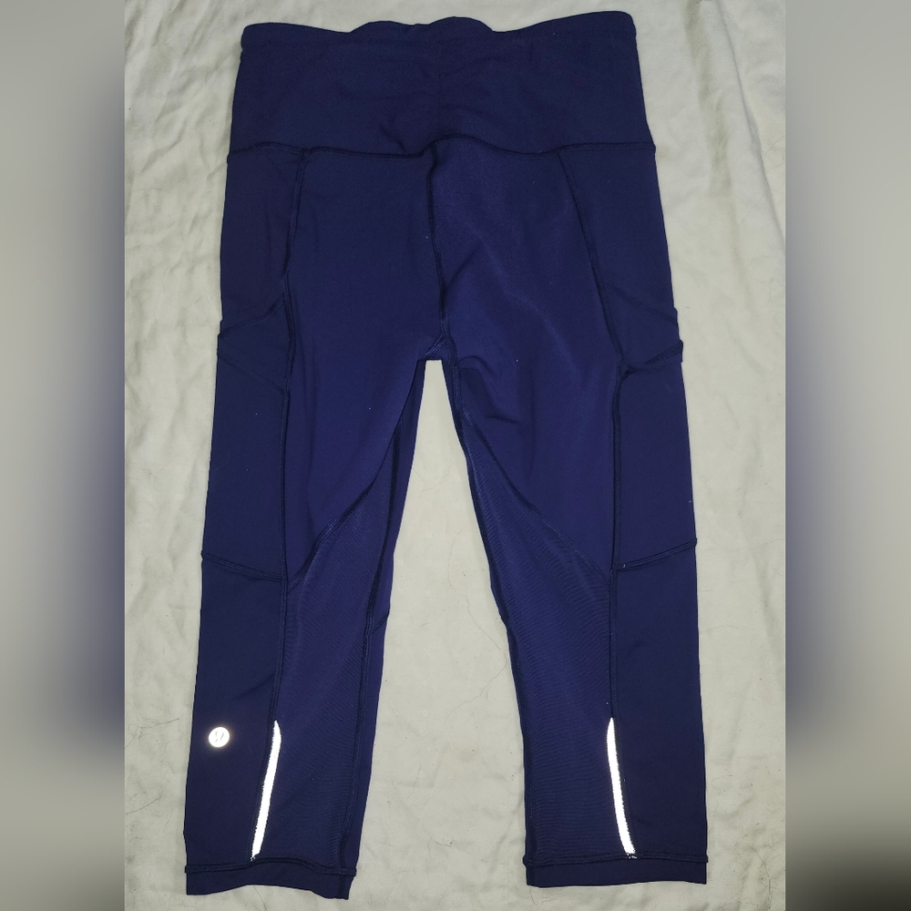 lululemon athletica Reflective Running Crop Womens 6